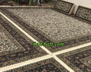 فرش افشان کرمی گل مرغی